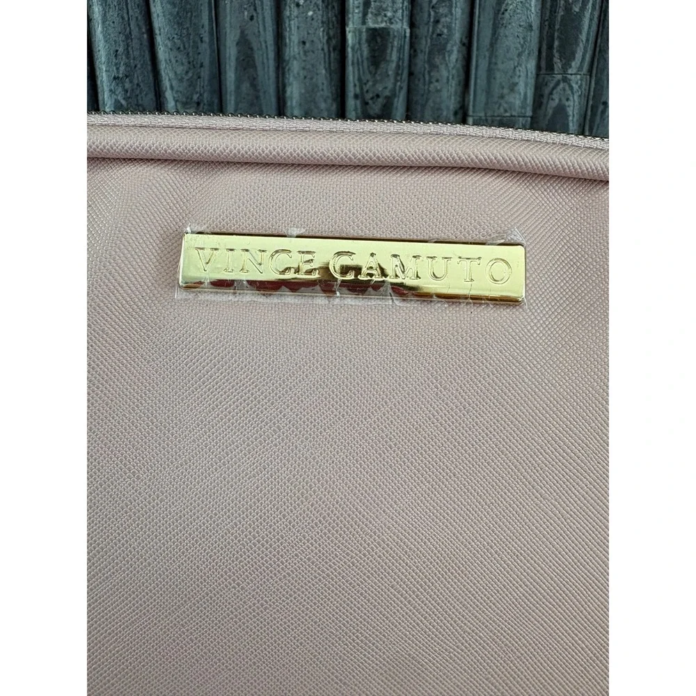 Vince Camuto vince camuto